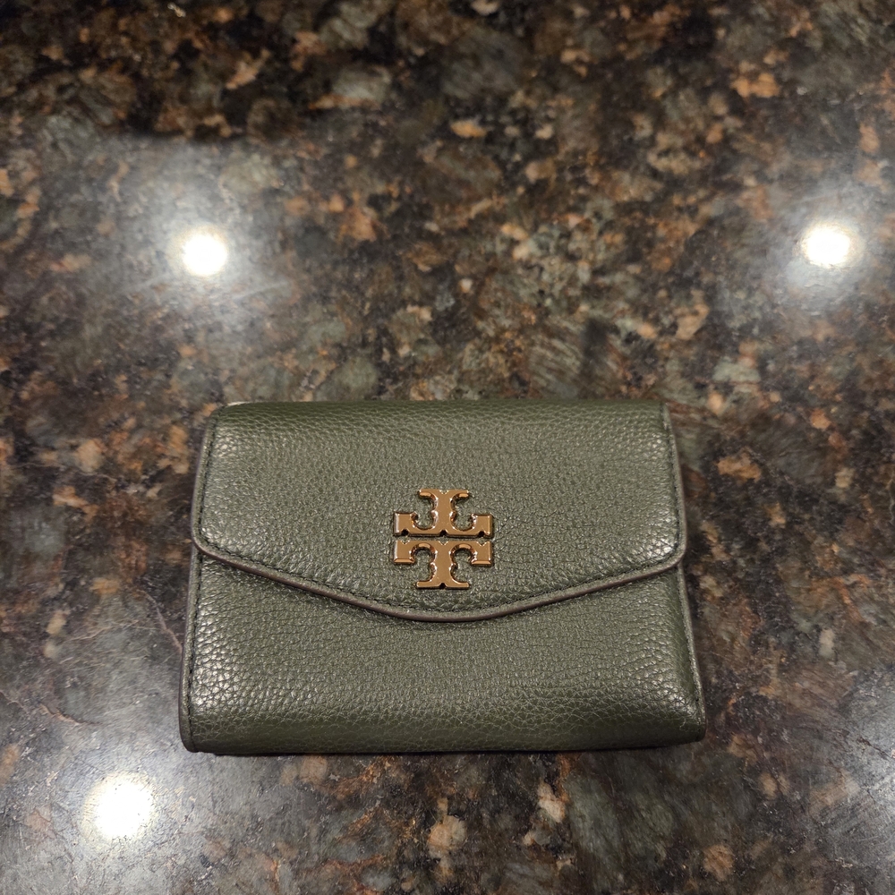 Tory Burch Kira Pebbled Medium Flap Wallet (Color: Poblano)
